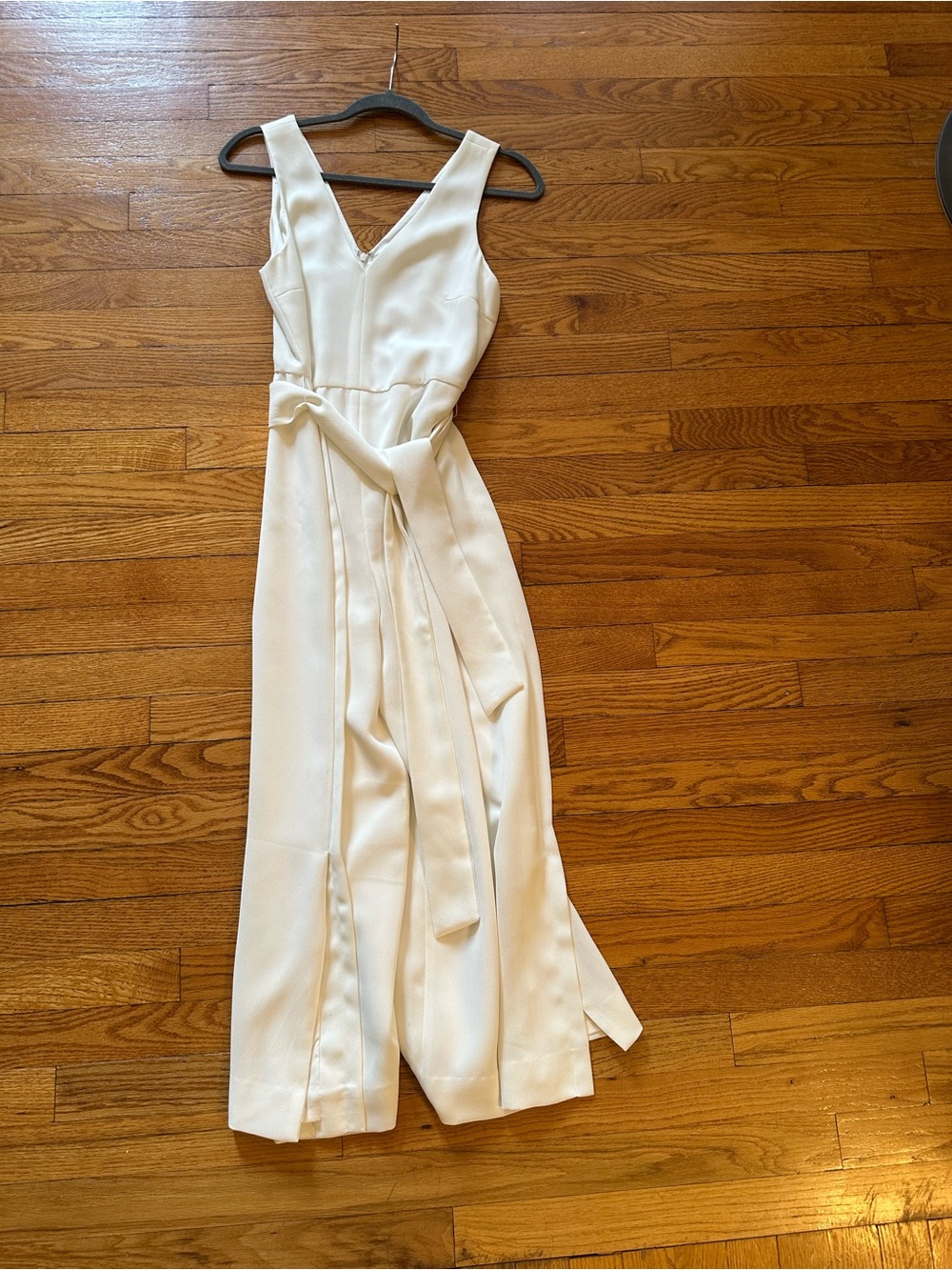 Club Monaco White V-Neck Sleeveless Jumpsuit with Waist Tie